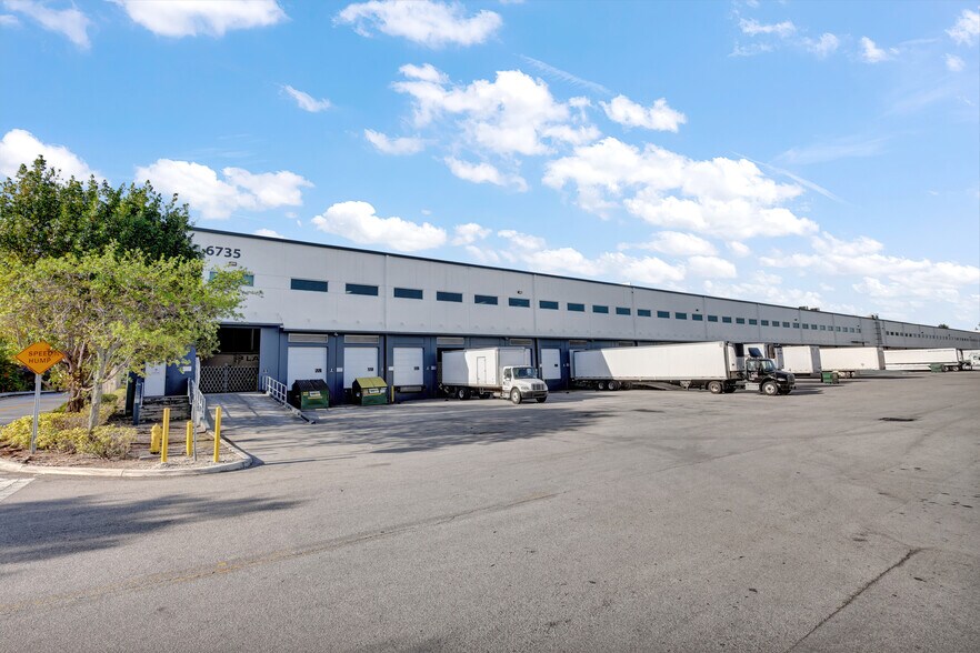 More Photos Of 6735 NW 36th St, Miami Distribution For Lease