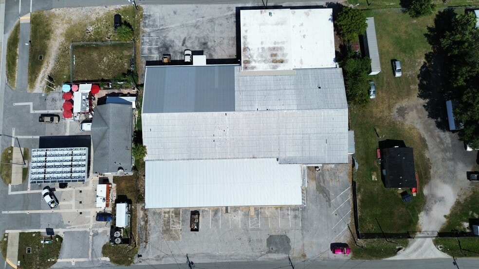 More Photos Of 936 Edith Ave, Lakeland Industrial For Sale
