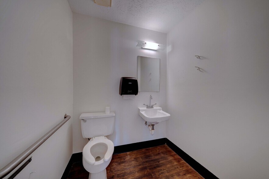 More Photos Of 8811 Front Beach Rd, Panama City Beach Medical For Lease