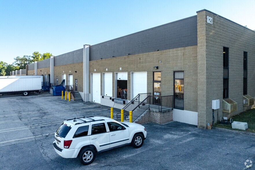 More Photos Of 821 Oregon Ave, Linthicum Warehouse For Lease