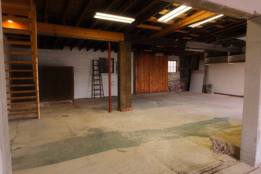 More Photos Of 1052 Centre Tpke, Orwigsburg Flex For Sale