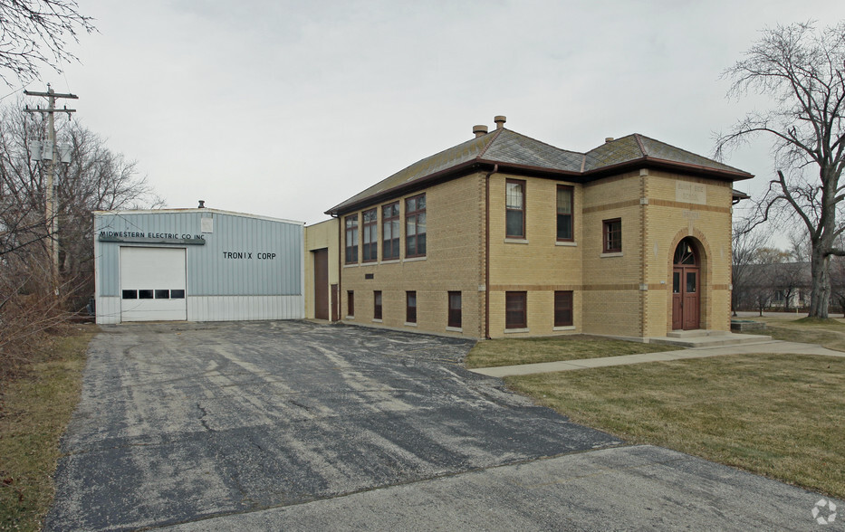 Primary Photo Of 7426 W Donges Bay Rd, Mequon Warehouse For Sale