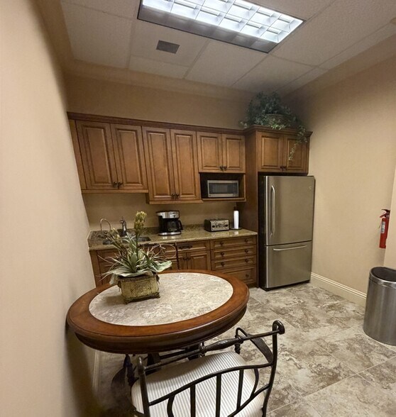 More Photos Of 9015 Strada Stell Ct, Naples Office For Sale