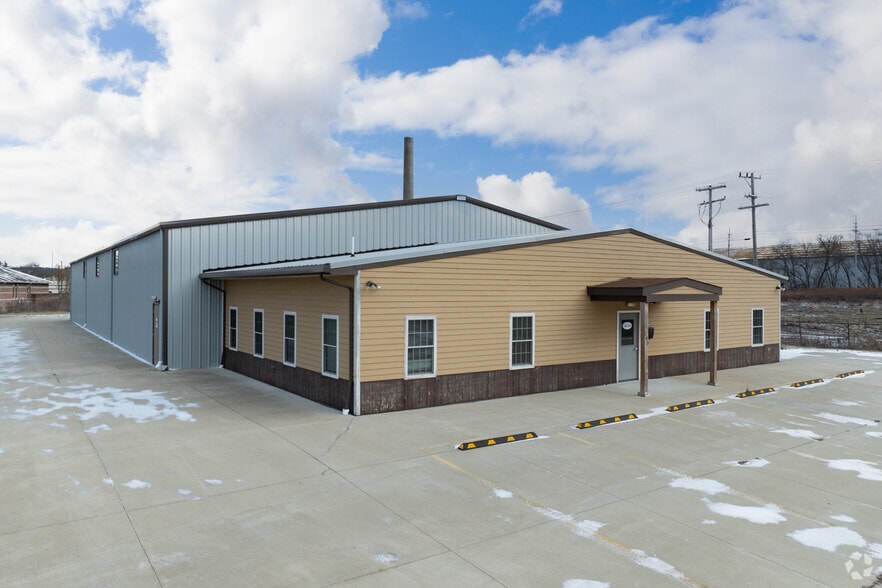 More Photos Of 180 Hollywood Dr, Butler Manufacturing For Lease