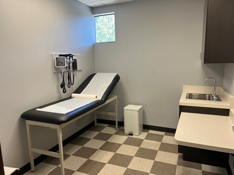 More Photos Of 1130 Conroy Ln, Roseville Medical For Sale