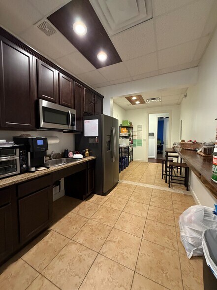 More Photos Of 20008 Champion Forest Dr, Spring Medical For Lease