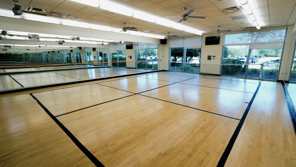 More Photos Of 14000 Citicards Way, Jacksonville Unknown For Lease
