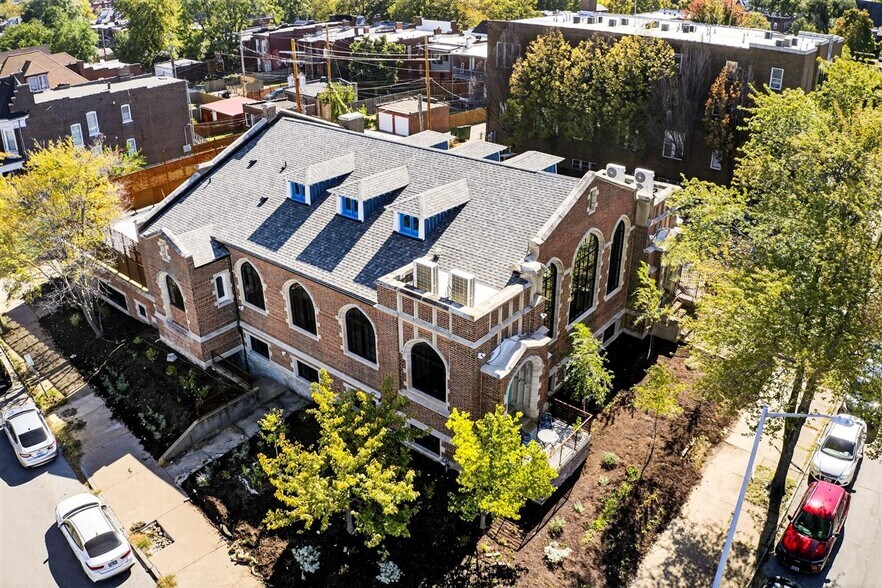 More Photos Of 1034 S Kingshighway Blvd, Saint Louis Office For Sale