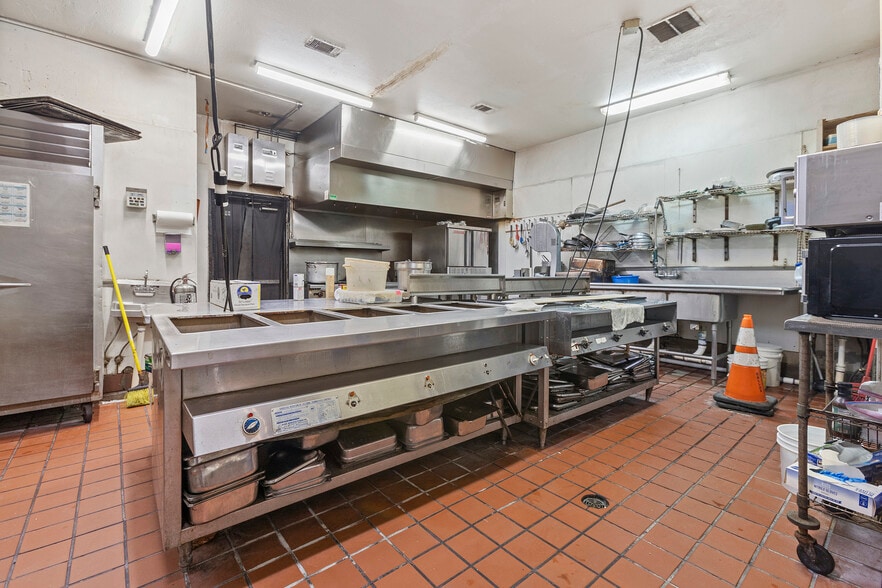 More Photos Of 2717 Martin Luther King Jr Blvd, Dallas Flex For Sale