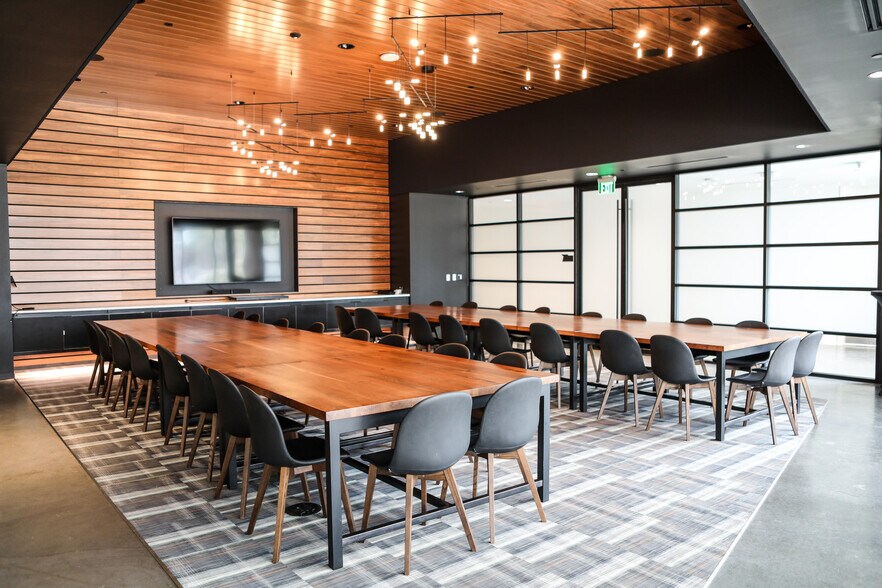 More Photos Of 858 Spring St NW, Atlanta Office For Sale