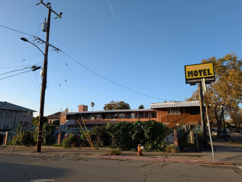 Primary Photo Of 5425 San Pablo Ave, Emeryville Hotel For Sale