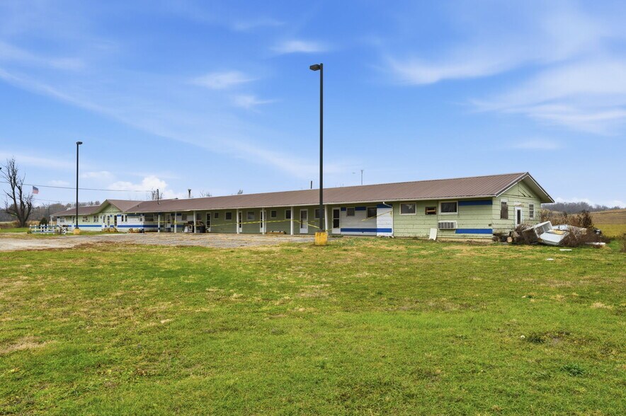 More Photos Of 1209 5th St, Tama Hotel For Sale
