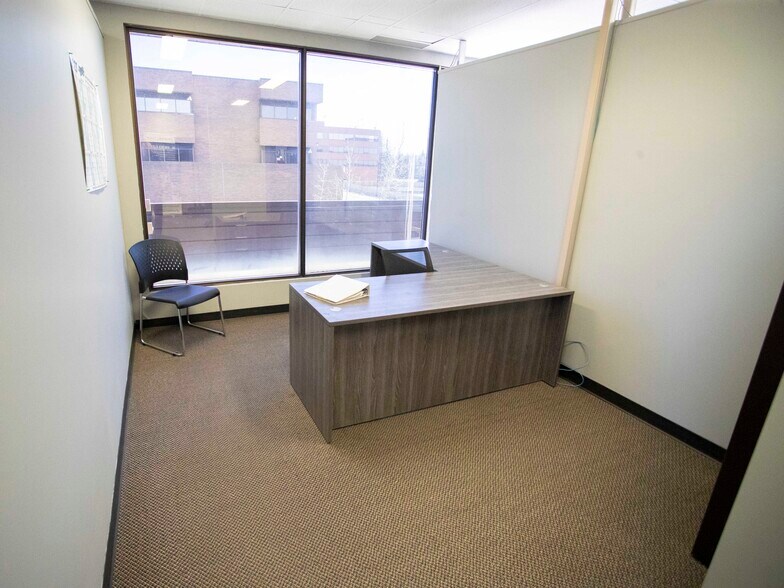 More Photos Of 3112 11th Ave NE, Calgary Office For Lease