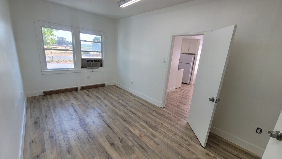 More Photos Of 3177 Guerneville Rd, Santa Rosa Office For Lease