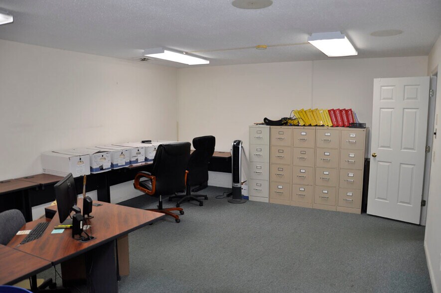 More Photos Of 845 Valley View Rd, Southern Pines Industrial For Sale