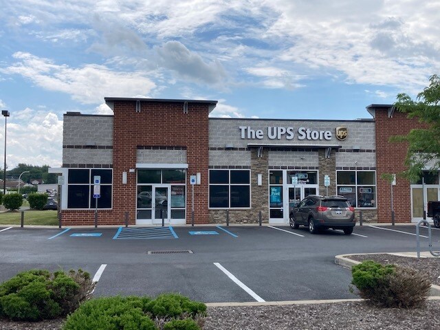 More Photos Of 1002 Logan Blvd, Altoona Freestanding For Lease