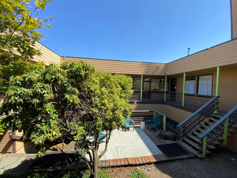 More Photos Of 1805 136th Pl NE, Bellevue Loft Creative Space For Lease