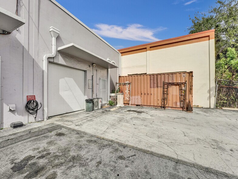 More Photos Of 10812-10818 NW 6th Ct, Miami Warehouse For Sale