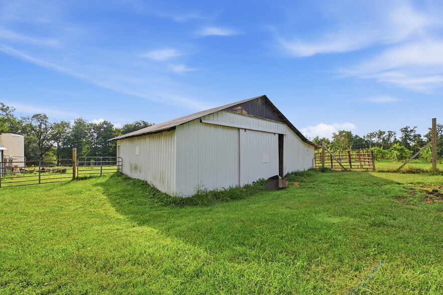 More Photos Of 2637 S Cleveland Massillon Rd, Barberton Winery Vineyard For Sale