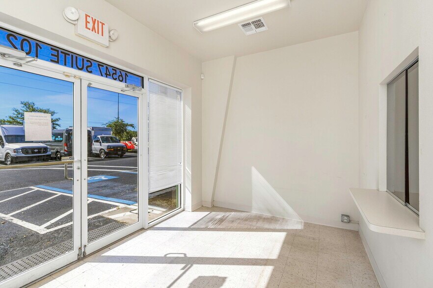 More Photos Of 16547 US Highway 19, Hudson Showroom For Lease