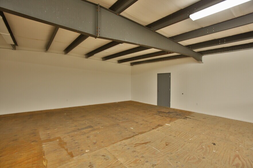 More Photos Of 7731 SE 59th Ct, Ocala Warehouse For Lease