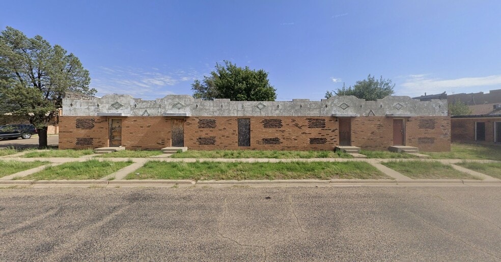 Primary Photo Of 730 Deahl st, Borger Apartments For Sale