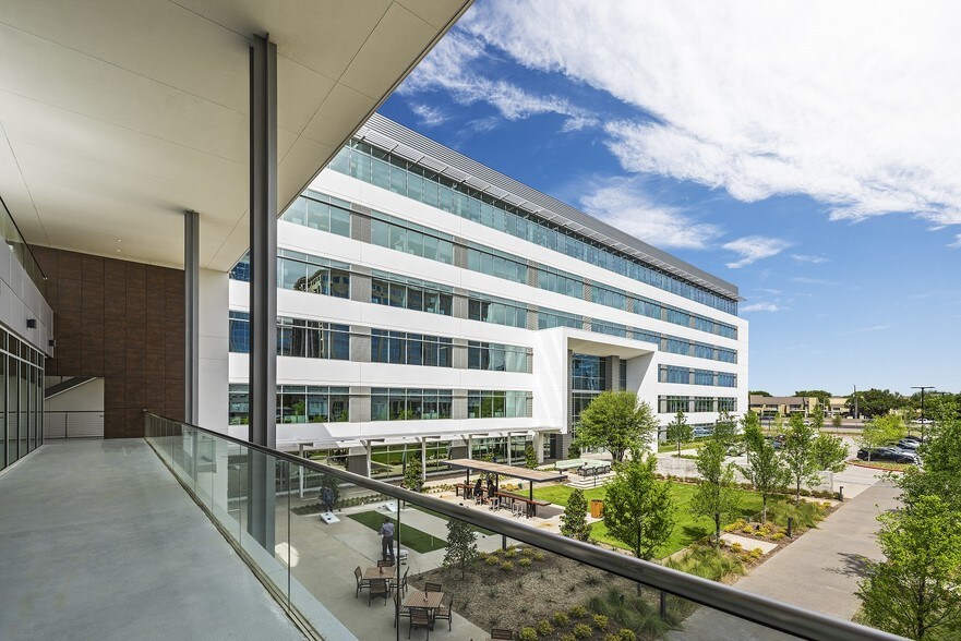 More Photos Of 14545 N Dallas Pky, Dallas Office For Lease