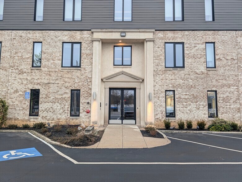 Primary Photo Of 319 N Pottstown Pike, Exton Apartments For Lease
