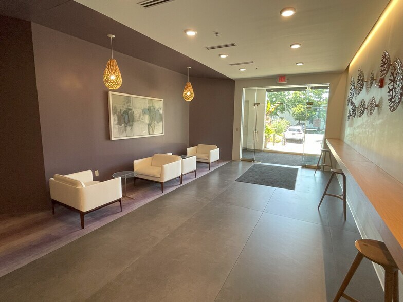 More Photos Of 477 N Lindbergh Blvd, Creve Coeur Office For Sale