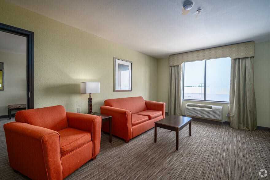 More Photos Of 31380 FM 2920 Rd, Waller Hotel For Sale