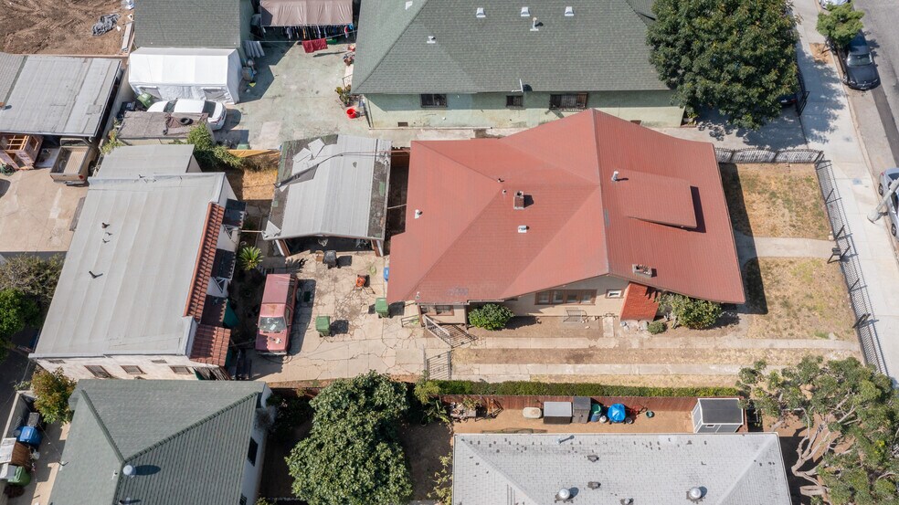 More Photos Of 206 S Soto St, Los Angeles Apartments For Sale