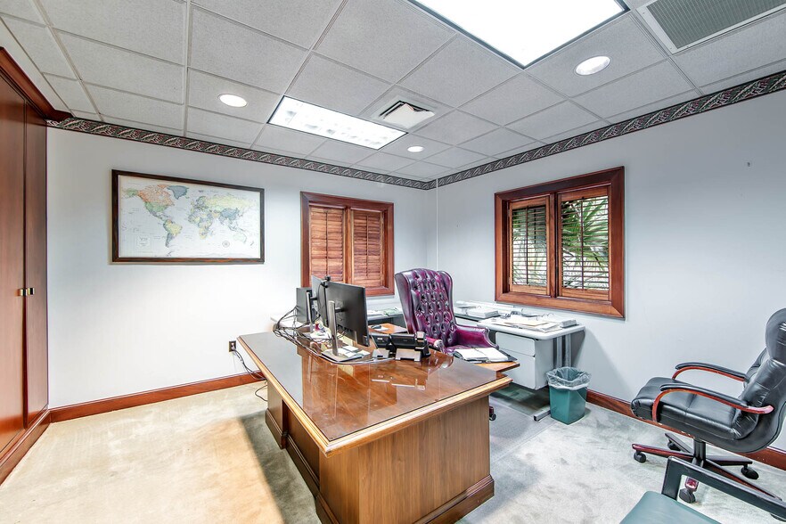 More Photos Of 7836 Park Ave, Houma Office For Lease