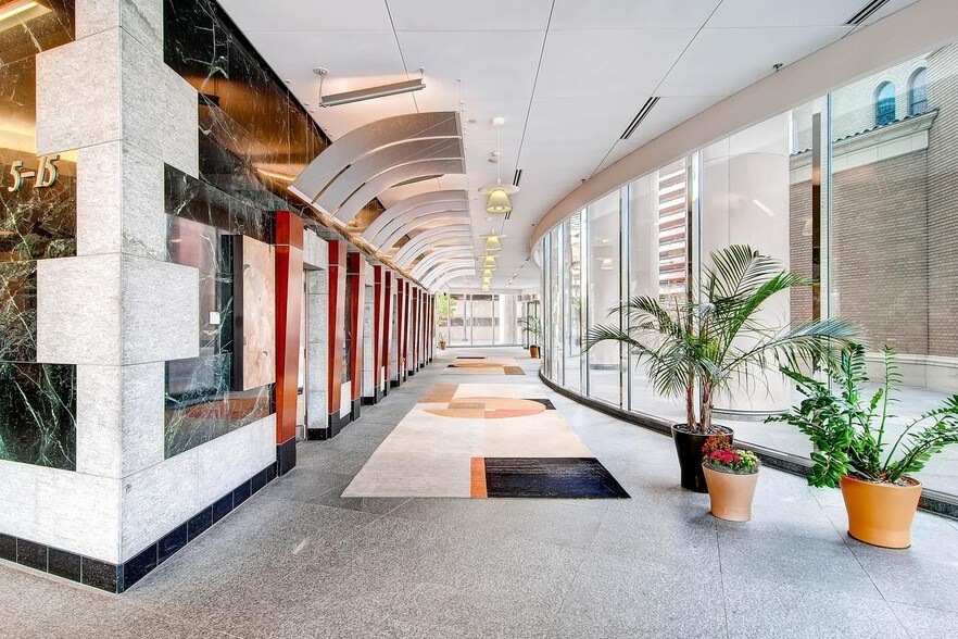 More Photos Of 1999 Broadway, Denver Office For Lease