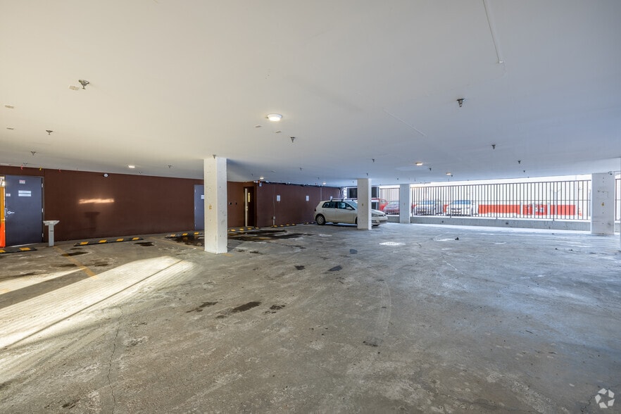 More Photos Of 1406 Centre St NE, Calgary Apartments For Sale