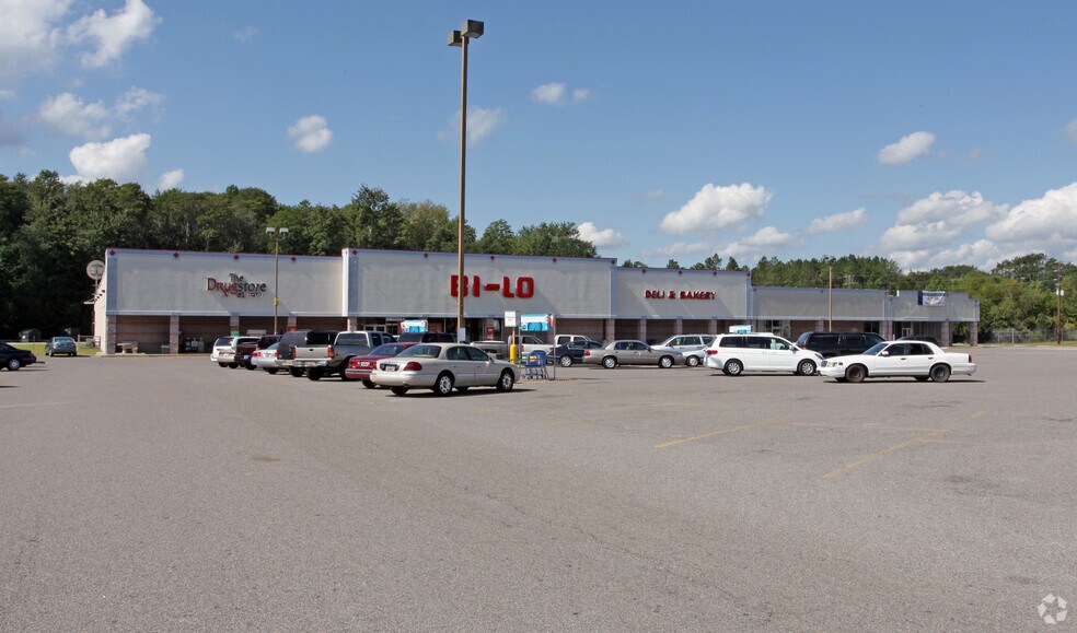 More Photos Of 1317 Elm St, Hampton Supermarket For Lease