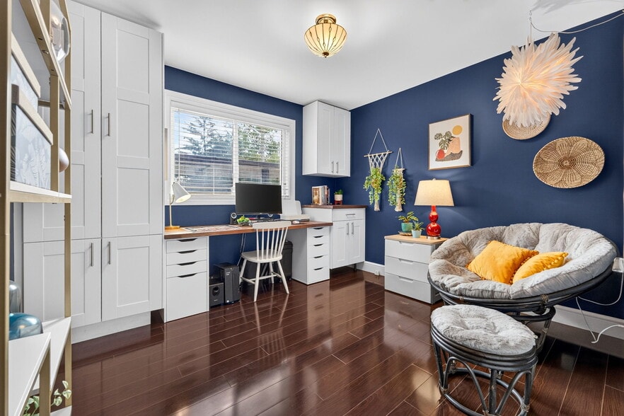 More Photos Of 10 Lincoln St, Ajax Apartments For Sale