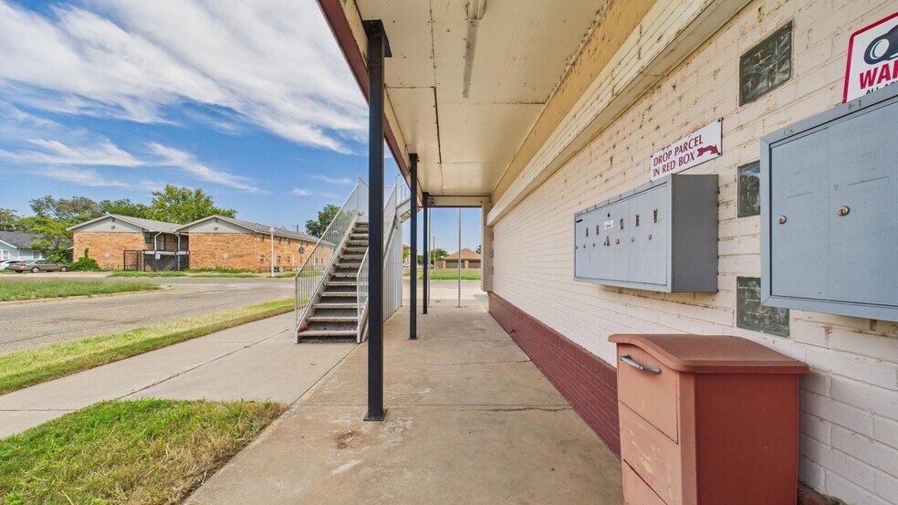 More Photos Of 2123 15th St, Lubbock Apartments For Sale