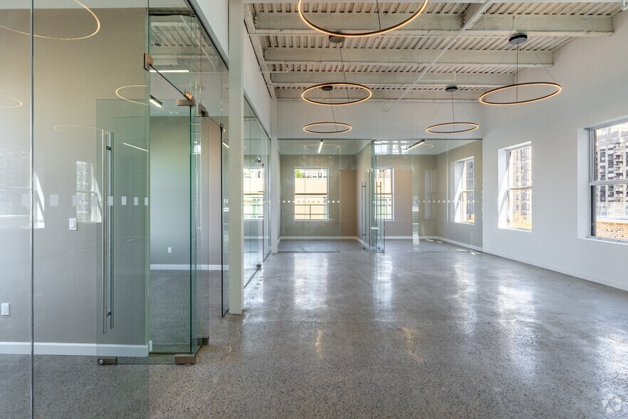 More Photos Of 156 Fifth Ave, New York Coworking Space