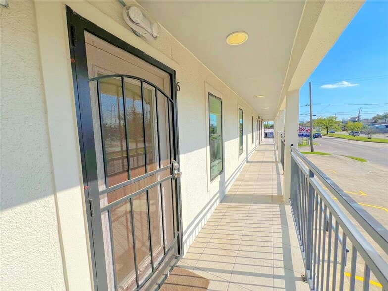 More Photos Of 7704 Irvington Blvd, Houston General Retail For Sale