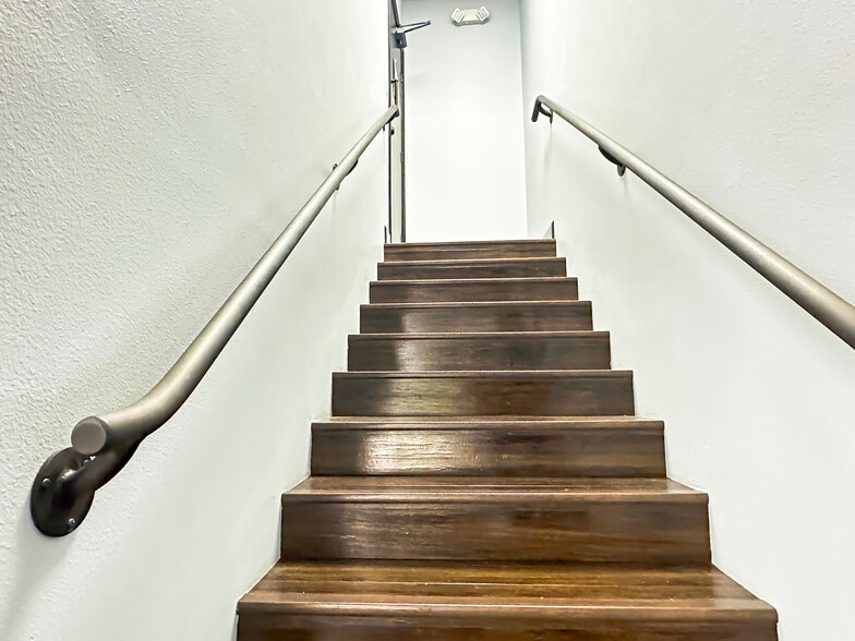 More Photos Of 875 N Cocoa Blvd, Cocoa Auto Dealership For Sale