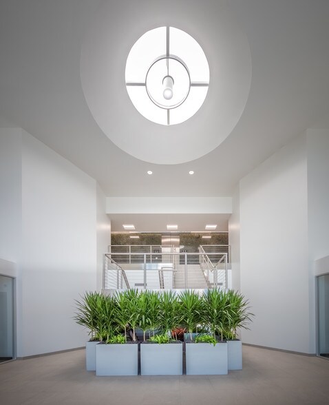 More Photos Of 1300 Hercules Ave, Houston Office For Lease