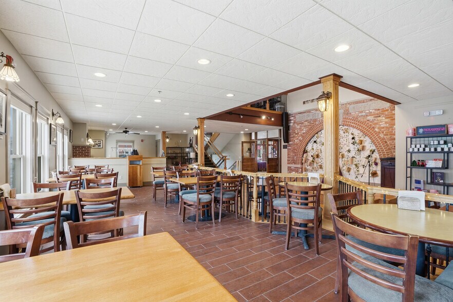 More Photos Of 116 W Main St, West Branch General Retail For Sale