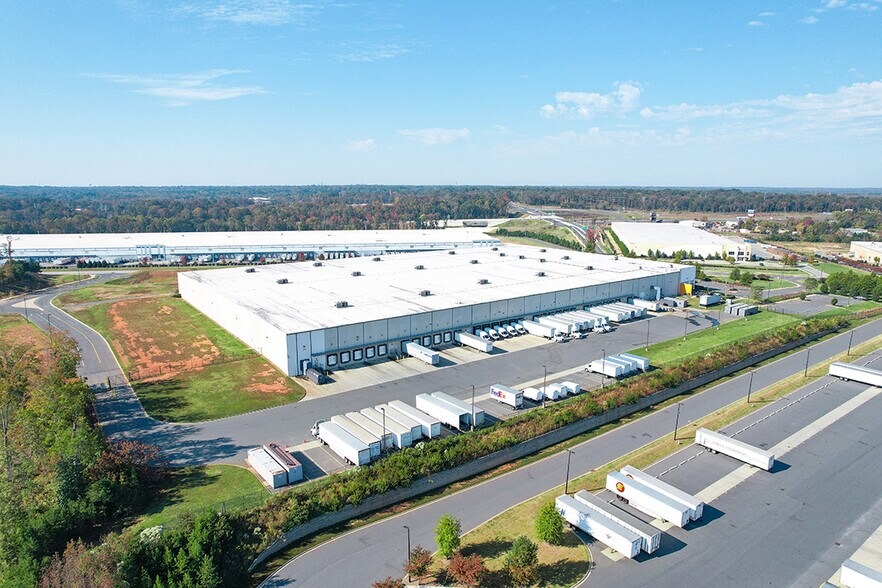 More Photos Of 885 Paragon Way, Rock Hill Warehouse For Lease