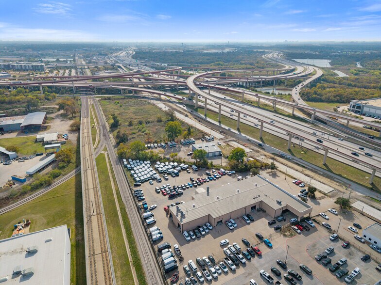 More Photos Of 2630 N Interstate 35E, Carrollton Service For Sale