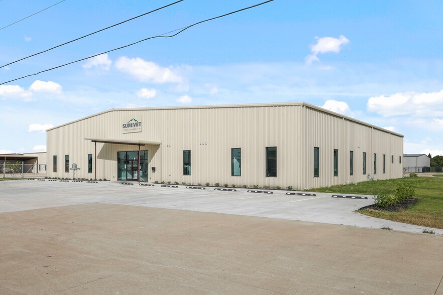 More Photos Of 5998 Imperial Loop, College Station Flex For Sale