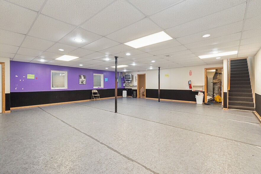 More Photos Of 6401 W 107th St, Worth Freestanding For Sale