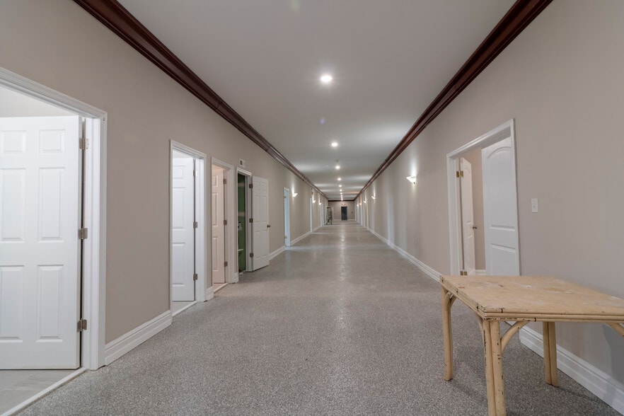 More Photos Of 2613 W Hunting Park Ave, Philadelphia Light Distribution For Lease