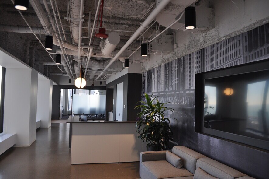 More Photos Of 233 S Wacker Dr, Chicago Office For Lease