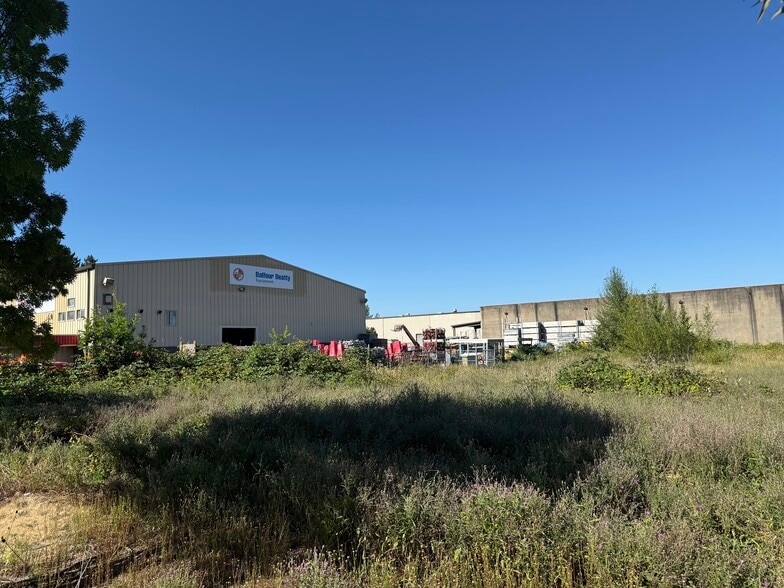 More Photos Of 14235 SE 98th Ct, Clackamas Warehouse For Sale