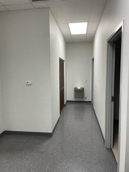 More Photos Of 4638 Resource Dr, Chattanooga Showroom For Lease